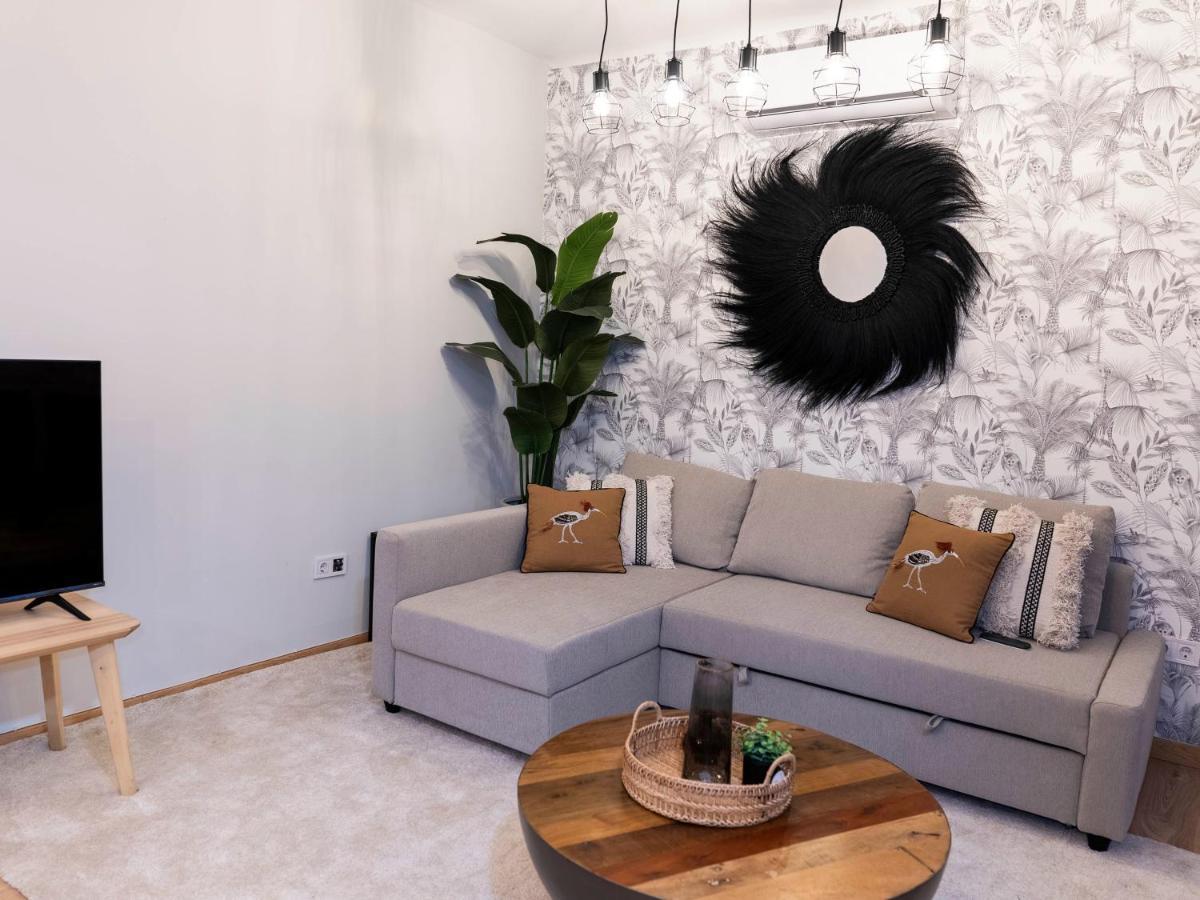 Almar Collection Atocha Apartment Madrid Exterior photo